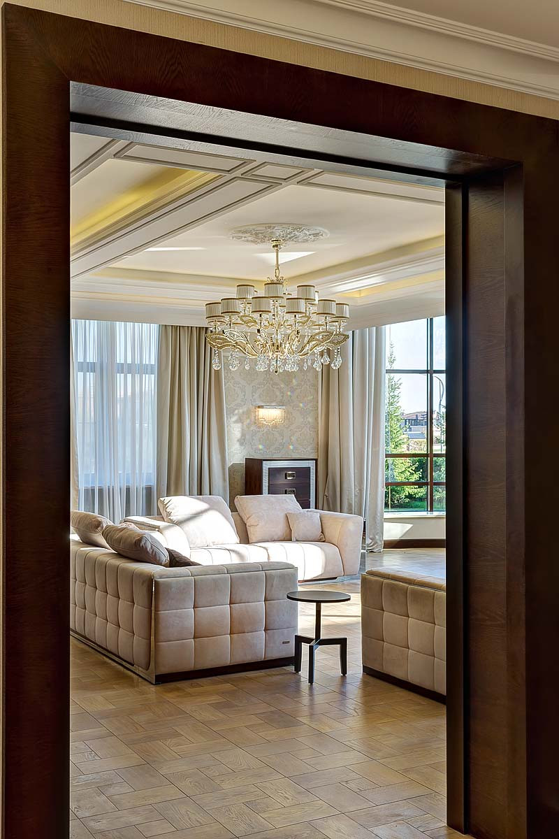 Дом в бежевых тонах