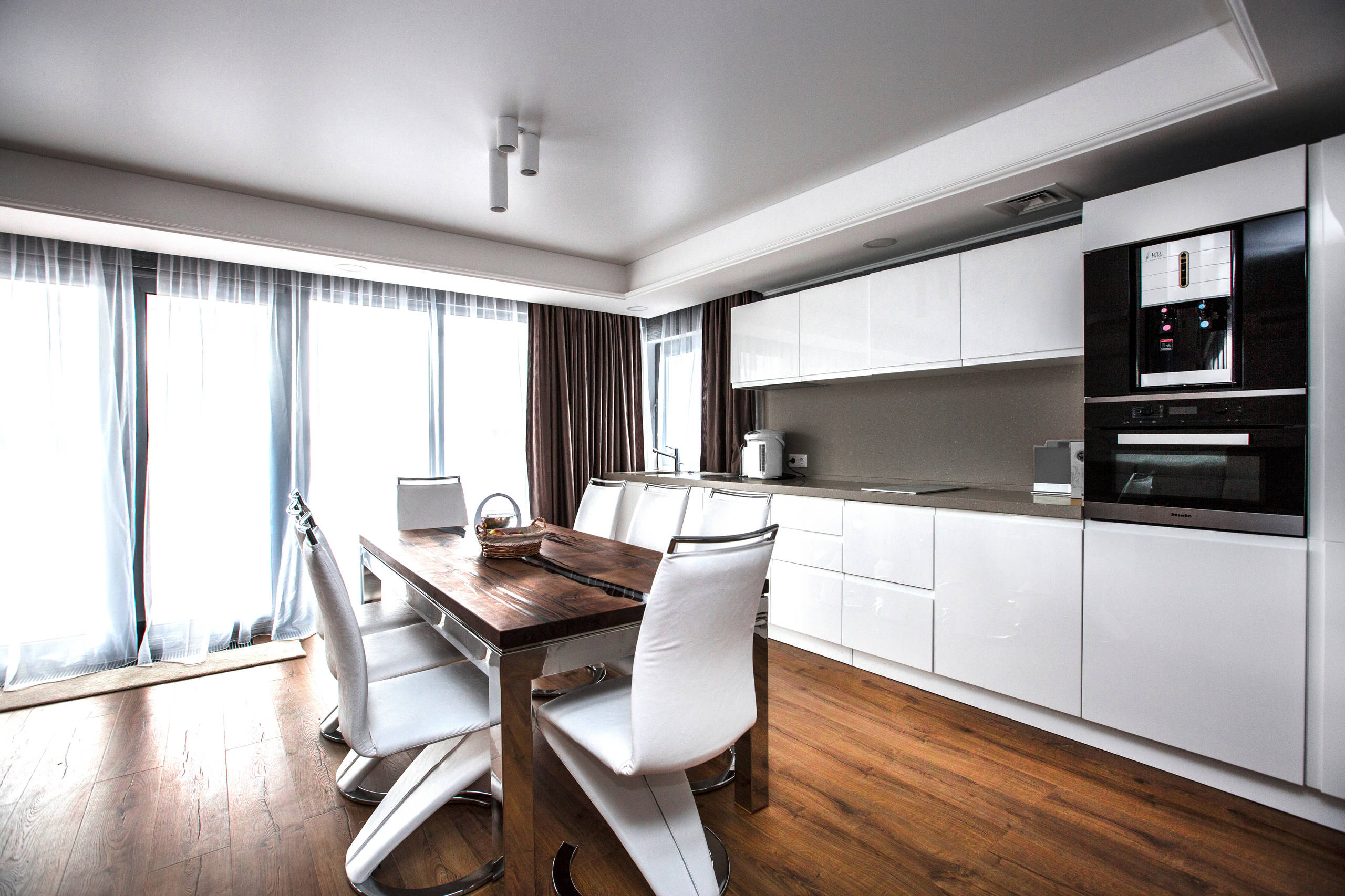 В гостях: Дом, в котором можно плавать по Москве и рыбачить