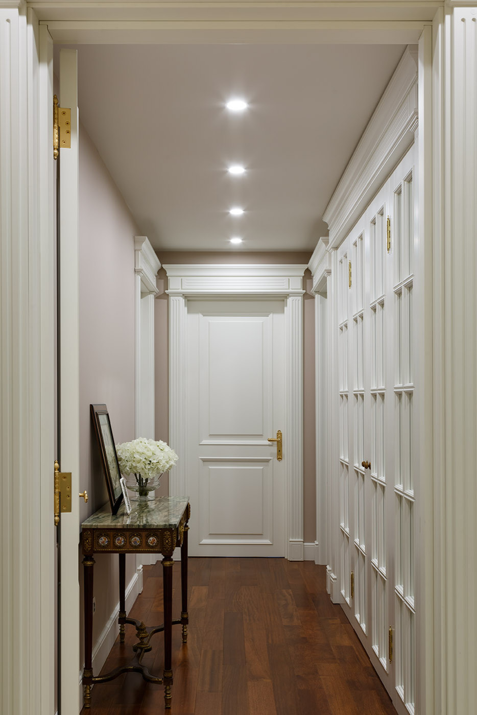 Новая Классика для молодой семьи на Набережной Фонтанки 280 м2