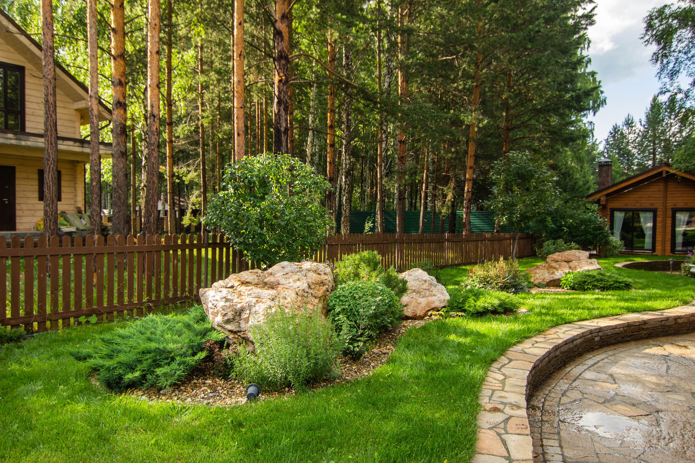 У леса на опушке