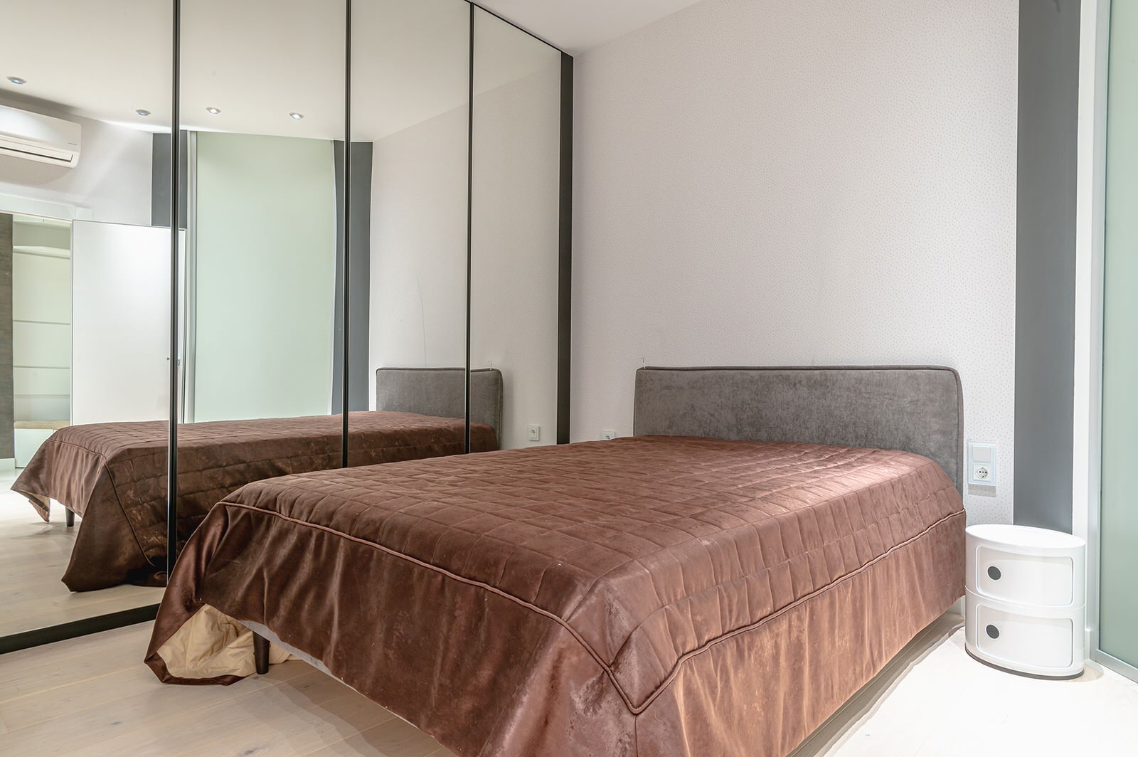 ЖК ЗАЗЕРКАЛЬЕ 410