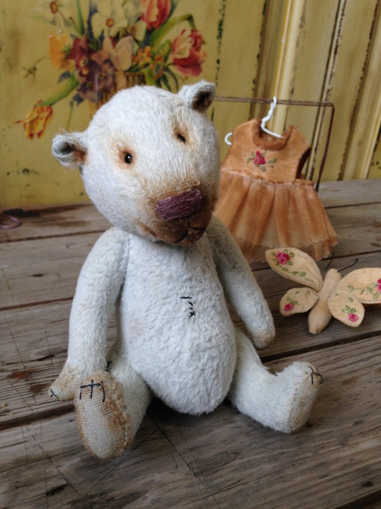 Зайцы, медведица и лев