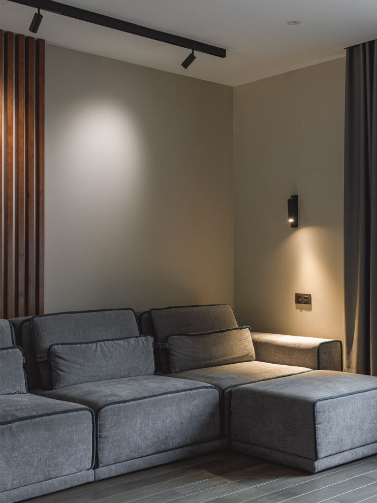 Кухня-гостиная с камином в коттедже Малая Царевщина