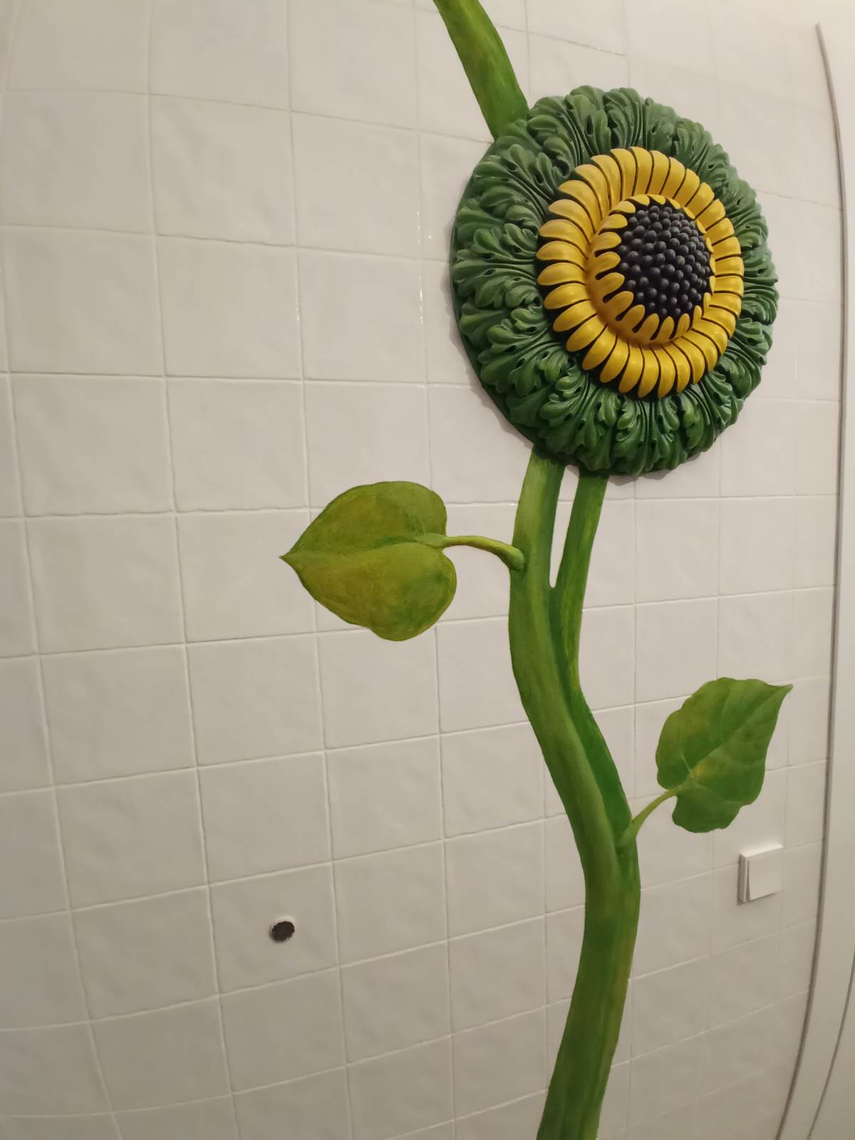 Рельефно-живописное панно в холле квартиры