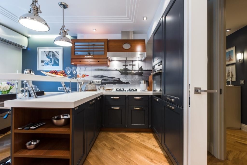 Кухня с иллюминатором