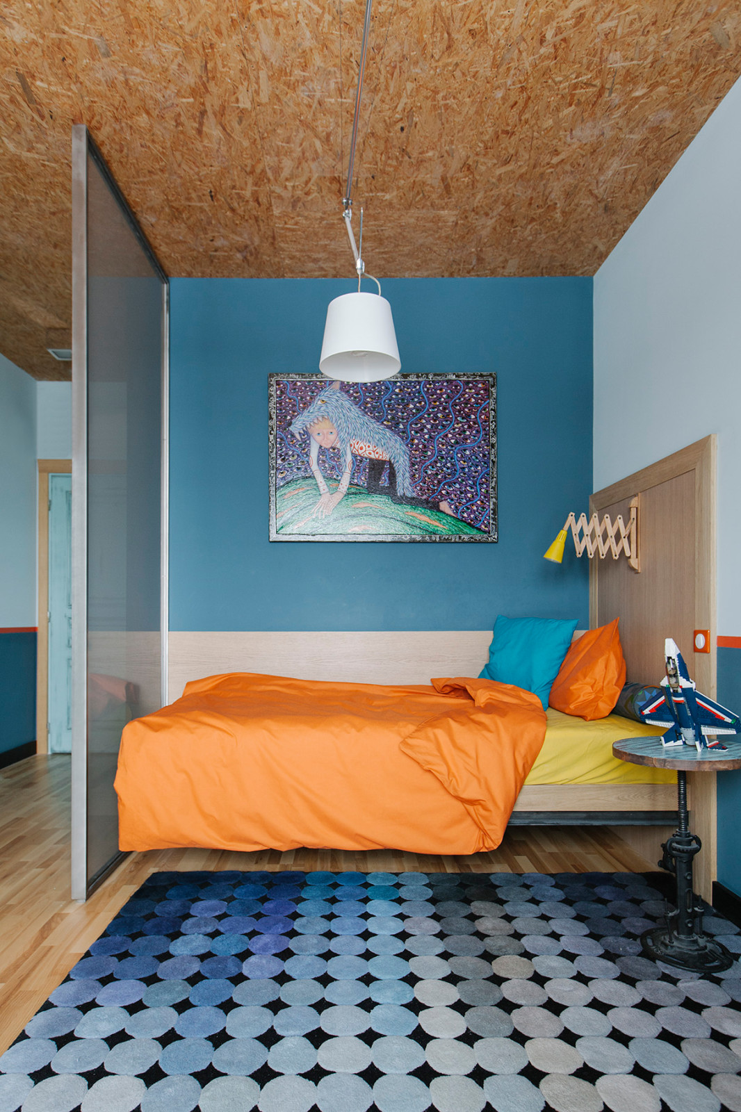 Яркий современный дизайн трехэтажного таунхауса площадью 230 кв.м в КП Бристоль