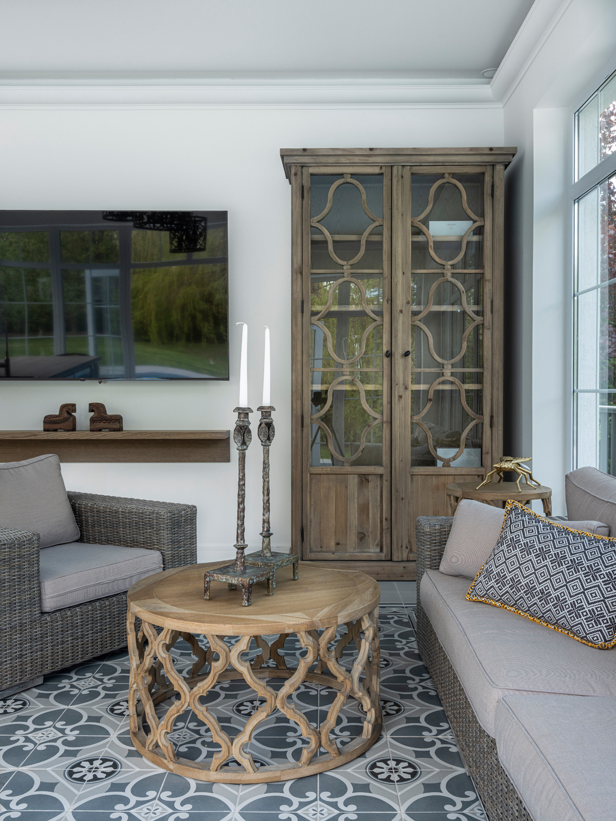 Павильон для отдыха с бассейном