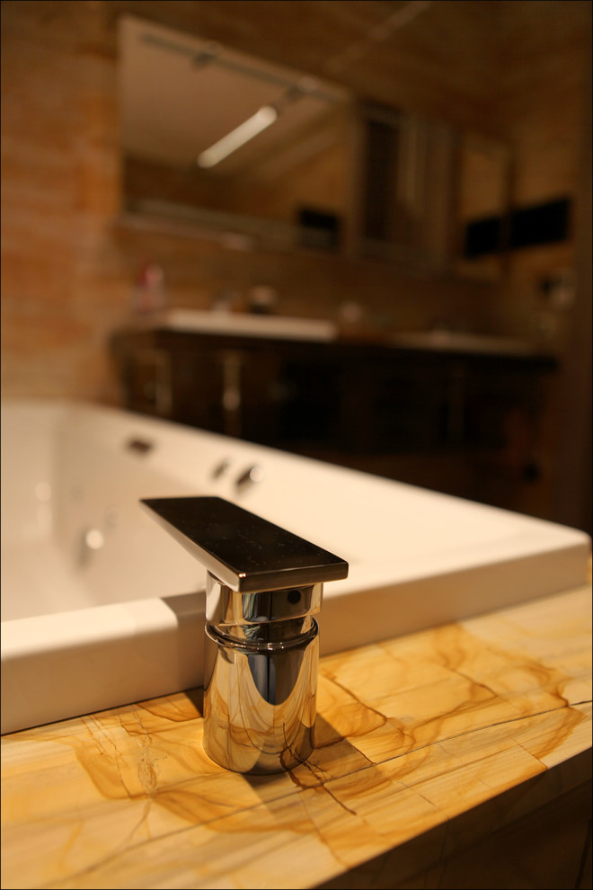 Желтый санузел Тиквуд