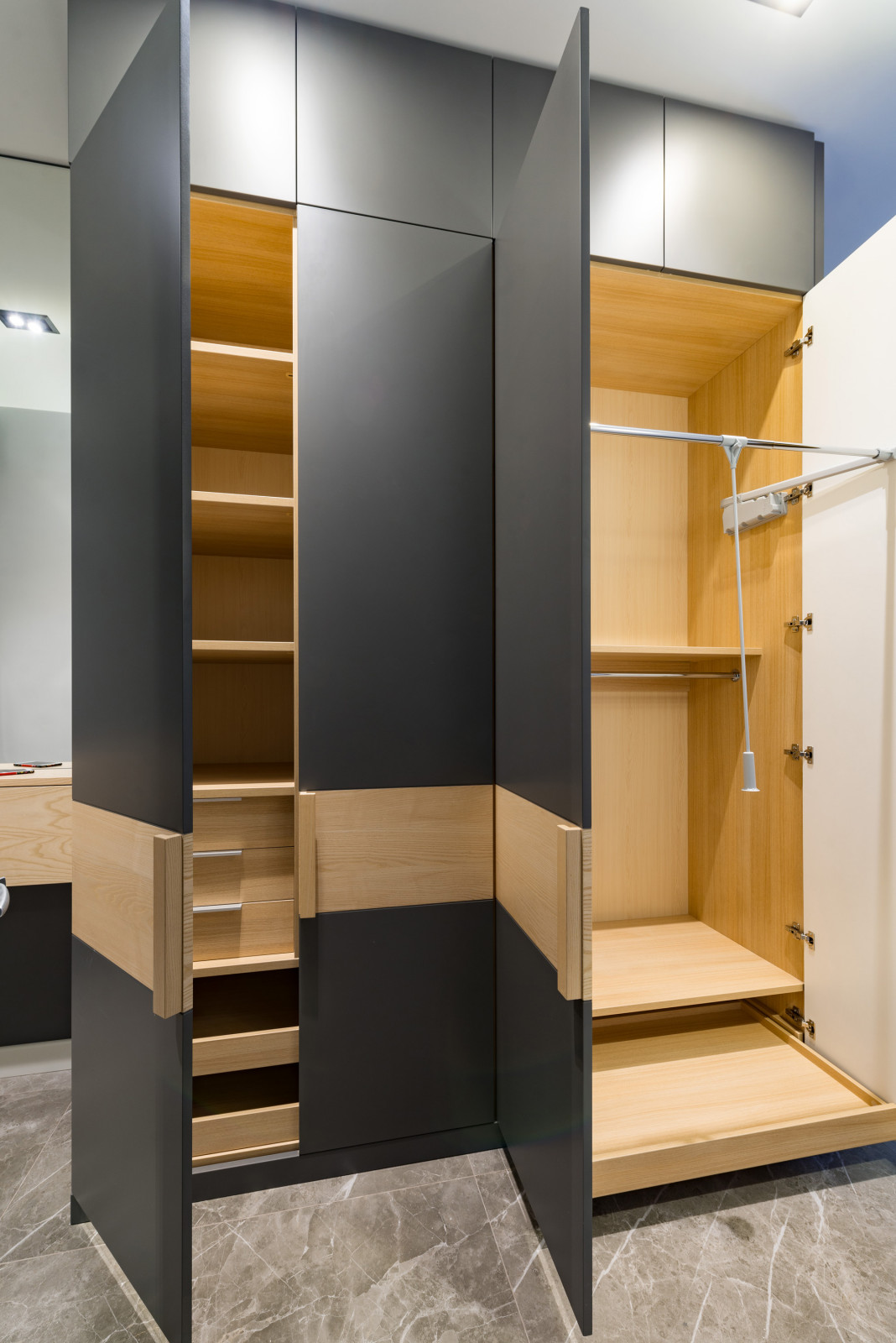 Шкаф и тумба