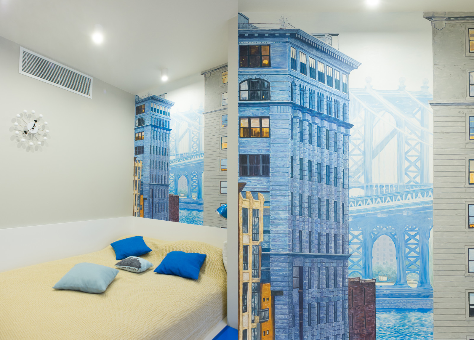 Обложка проекта: Роспись комнаты девушки