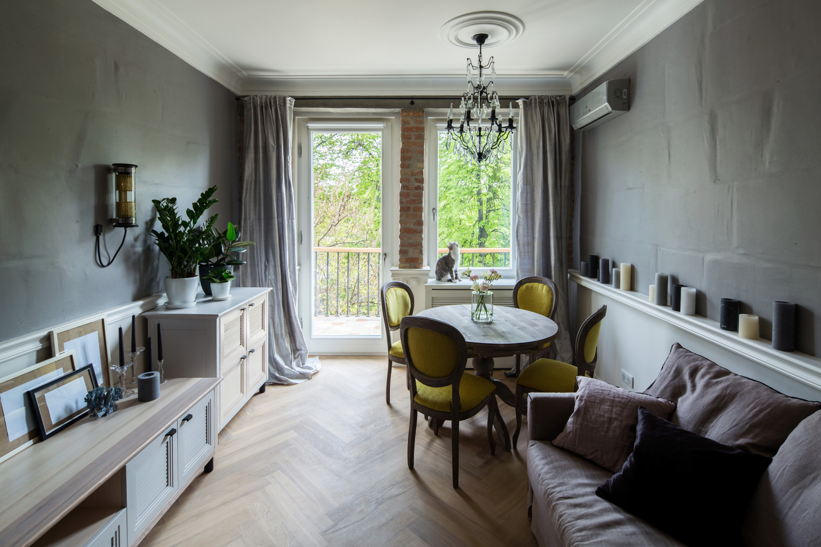 Обложка проекта: Квартира с котом