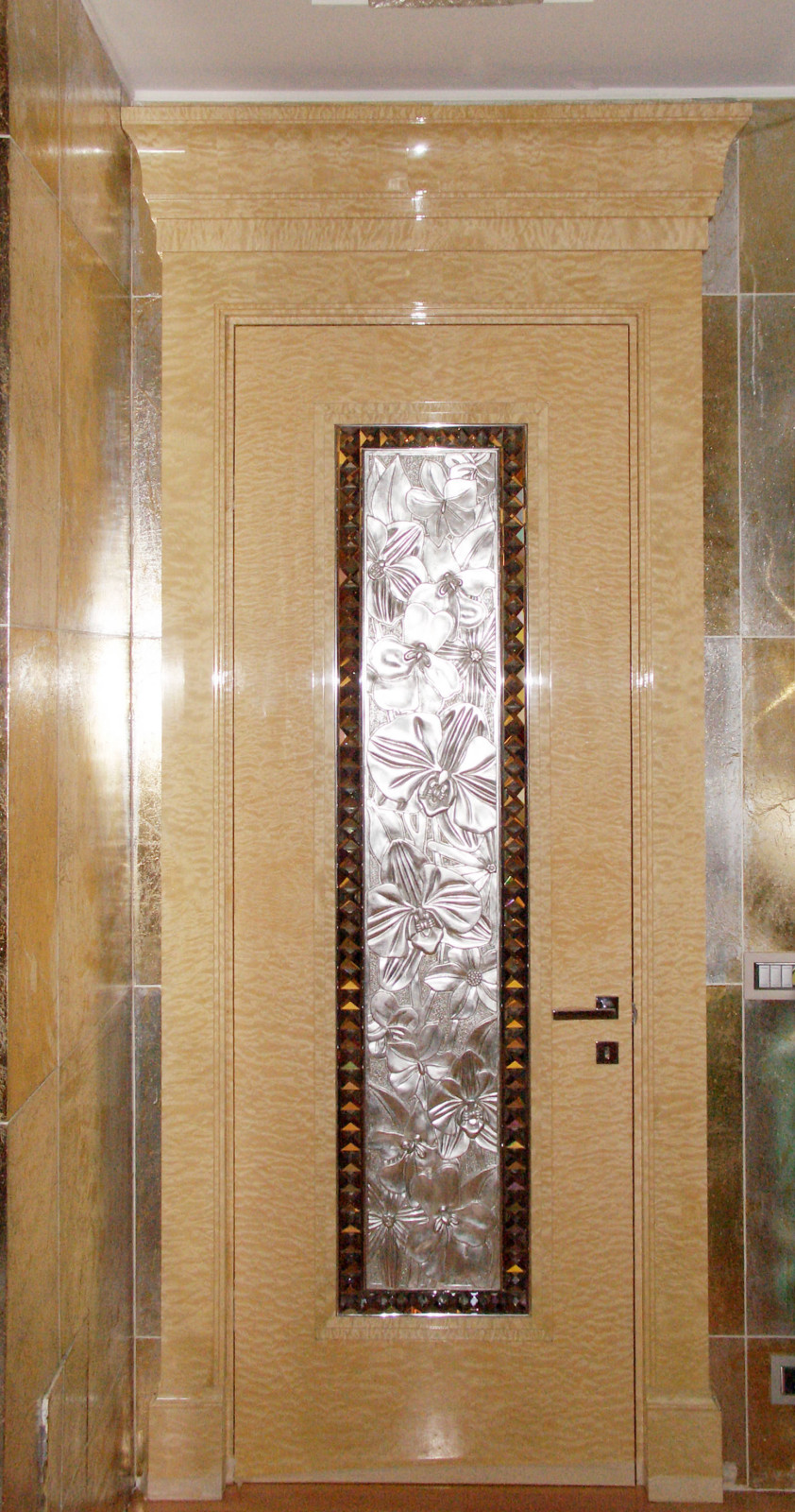 Резиденция в Стольном ДВЕРИ