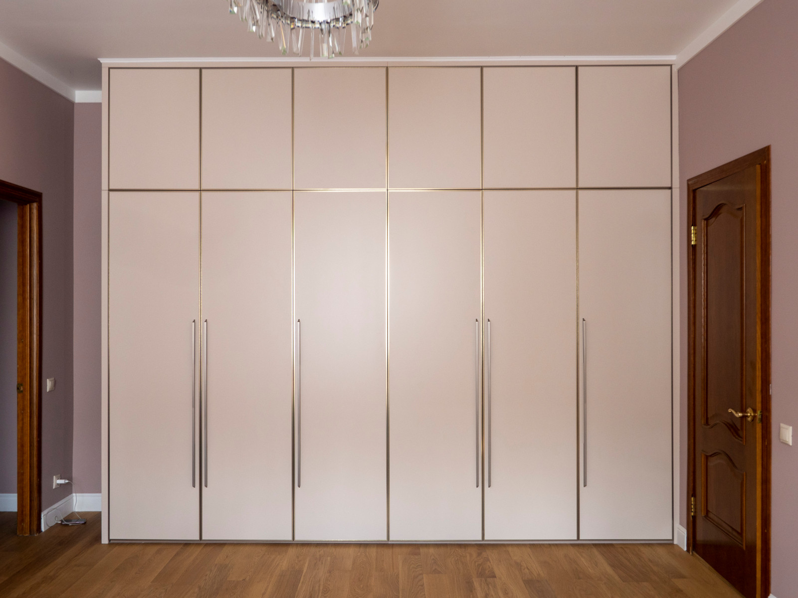 Стильный шкаф в спальню