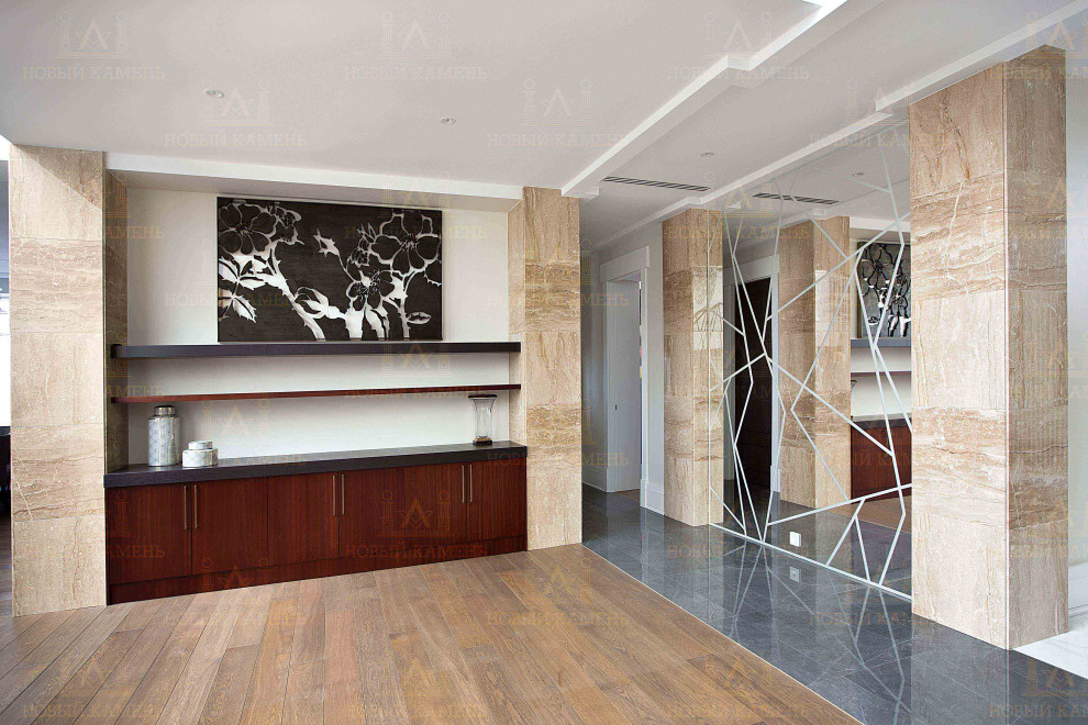 Колонны из мрамора