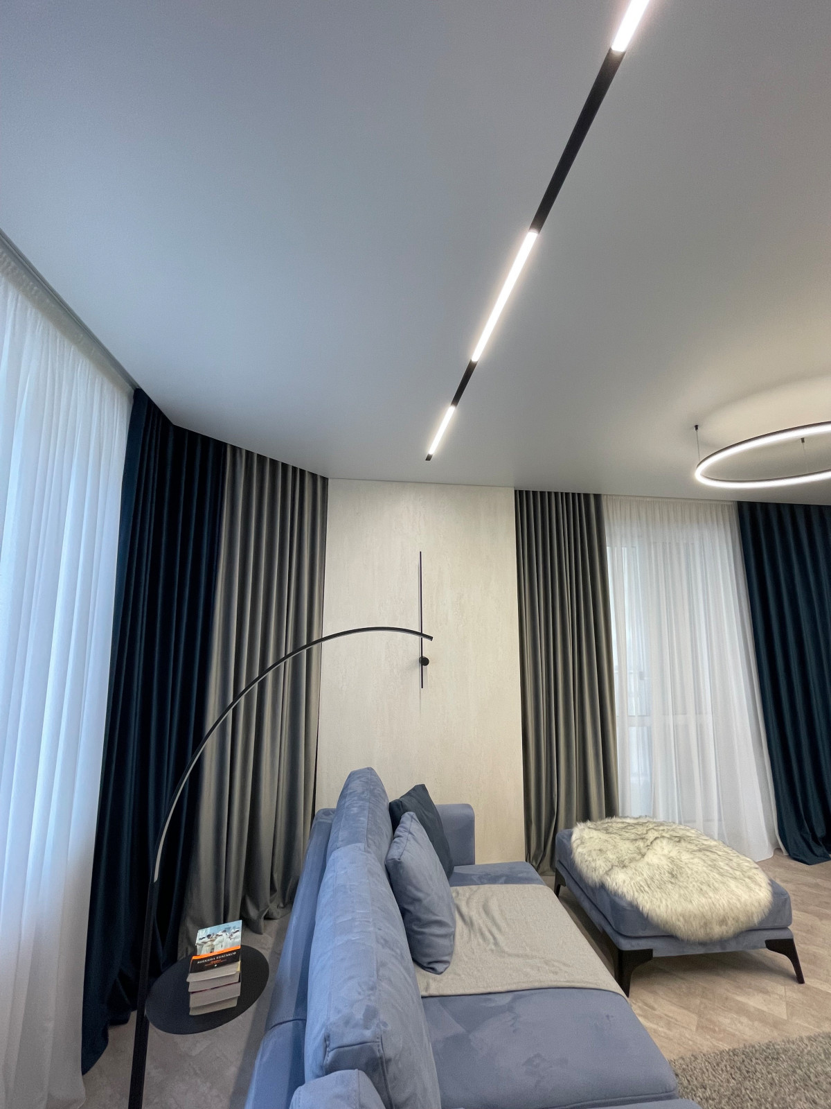 Теневые потолки в ЖК Заельцовский