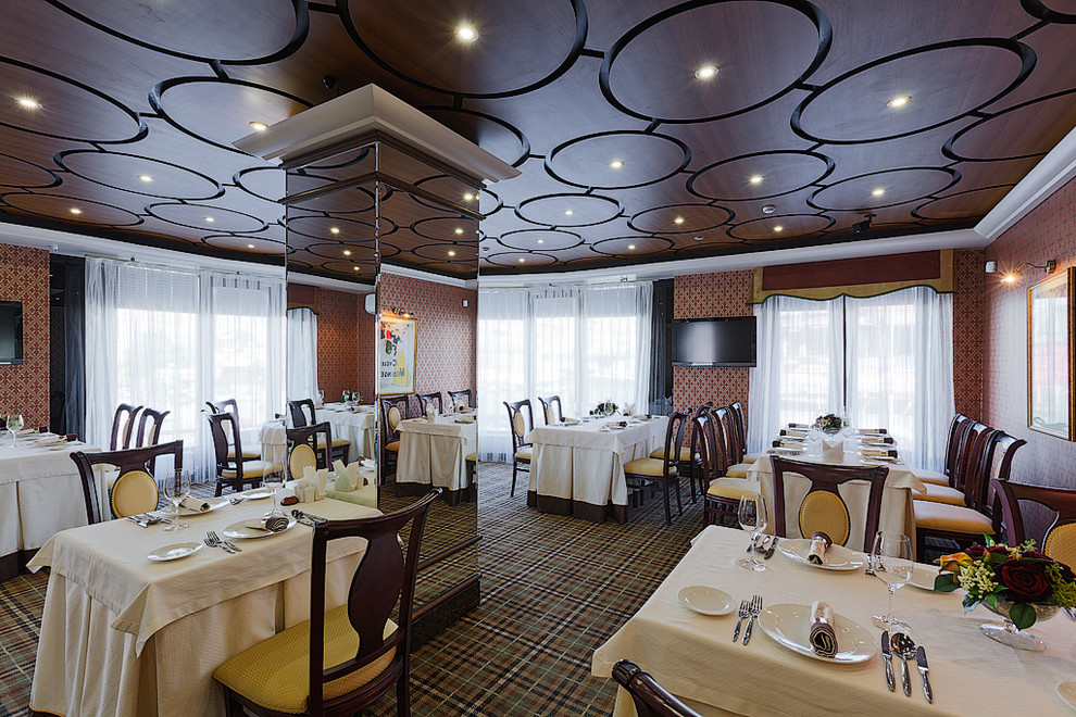 Интерьер кафе "Бристоль" в Казани