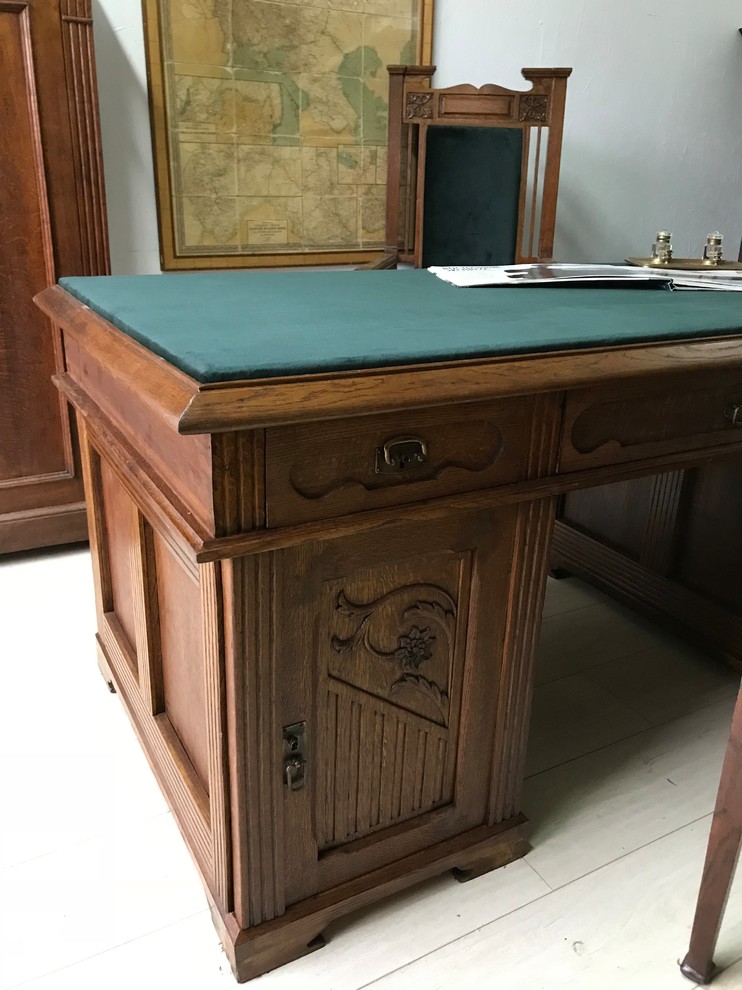 Антикварный кабинет 19 век