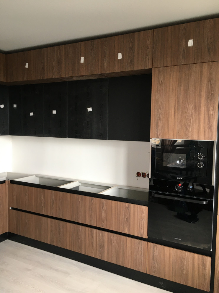 Установка кухни с глубокой антресолью