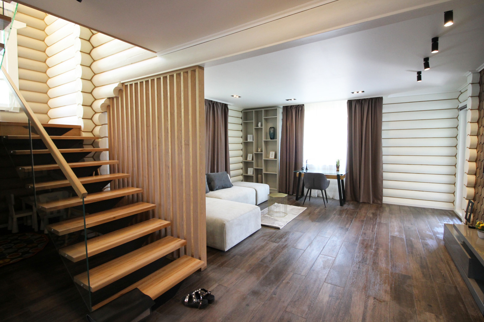 Срубовой коттедж 38 в п.Рощино, Ленинградская обл. Царство-Королевство