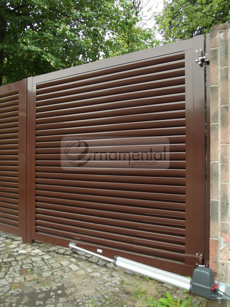 Ограждения по улице Каштановая аллея