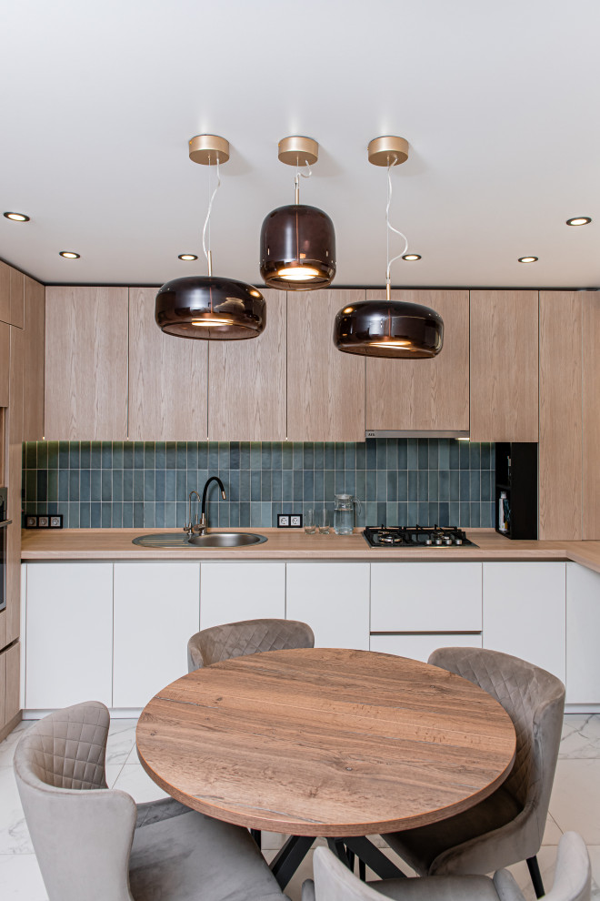 Обложка проекта: Угловая кухня: дизайн, компоновка, наполнение. Кухня для дружной семьи