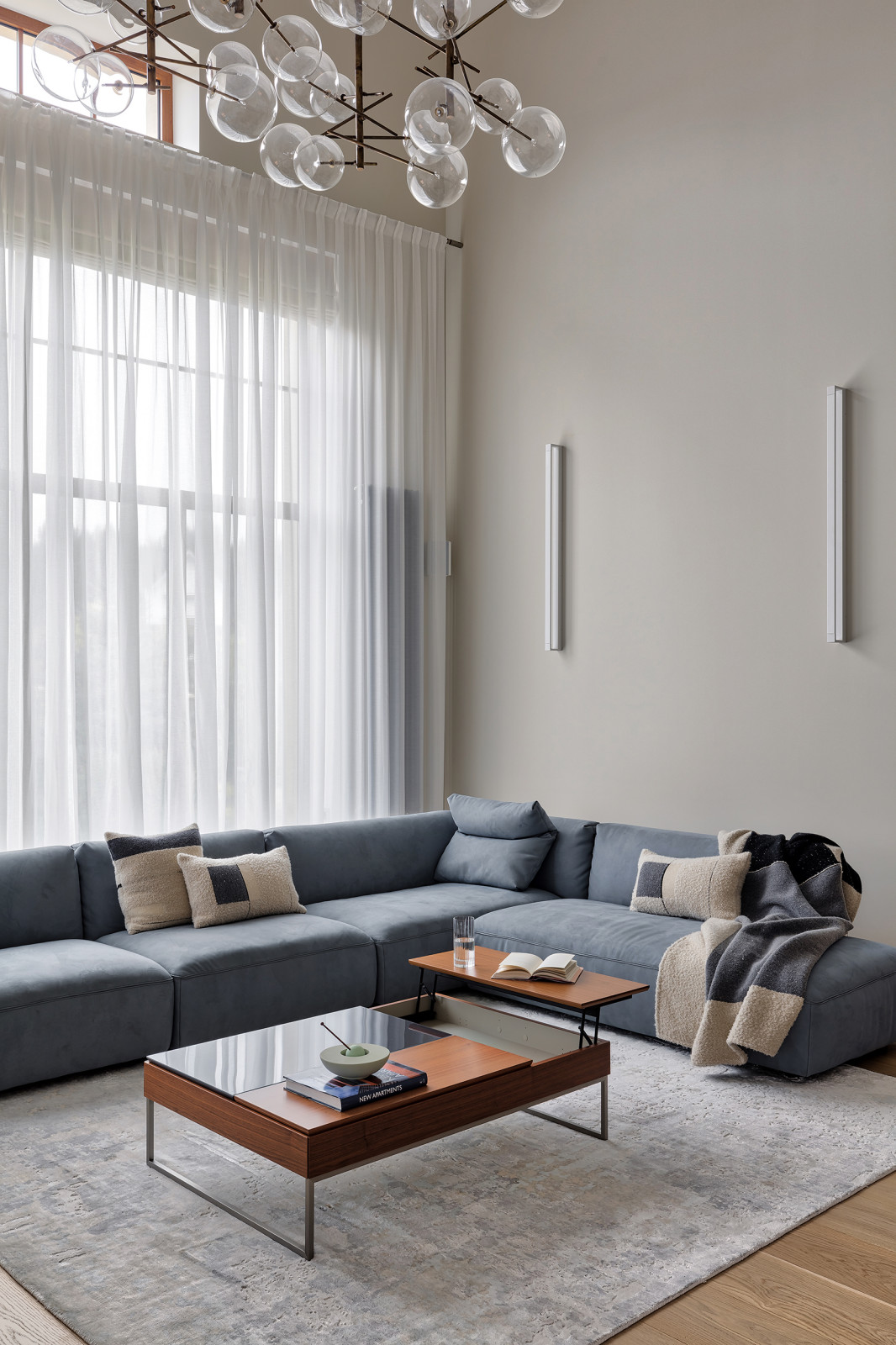 Houzz тур: Дом под Петербургом с потайной лестницей