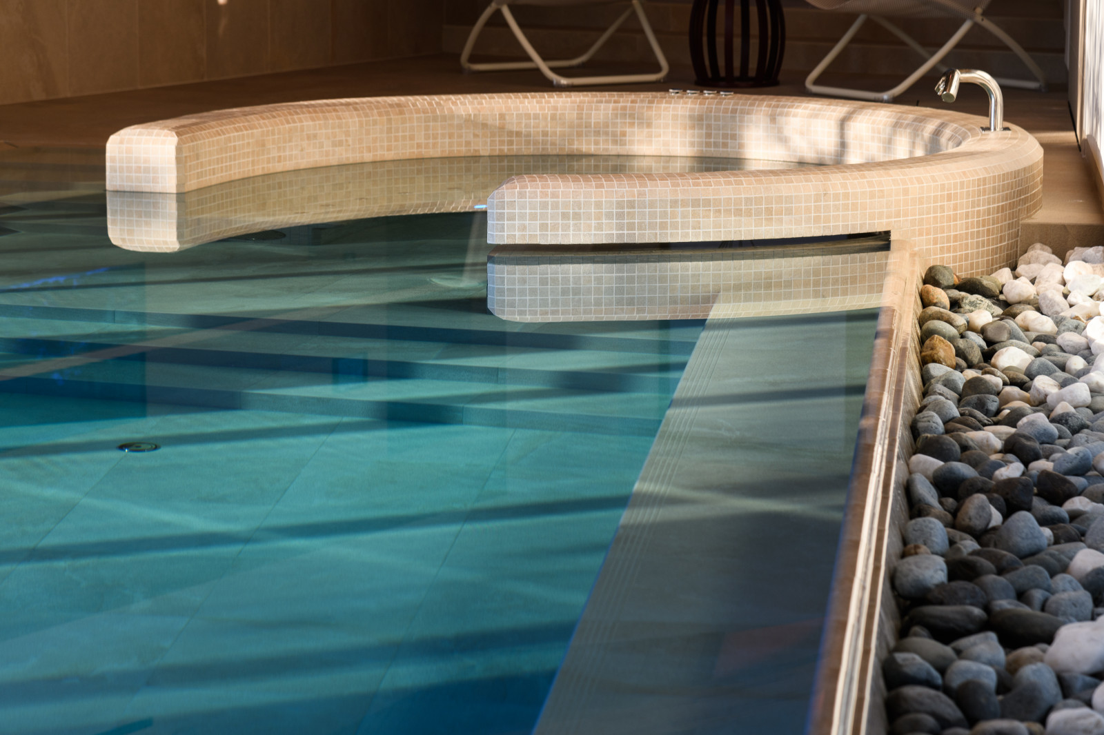 Личный опыт: Зачем я высаживала деревья внутри бассейна