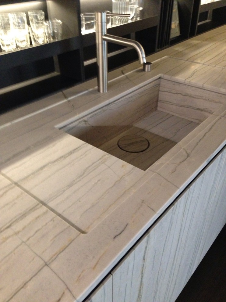 Кемень, керамика.