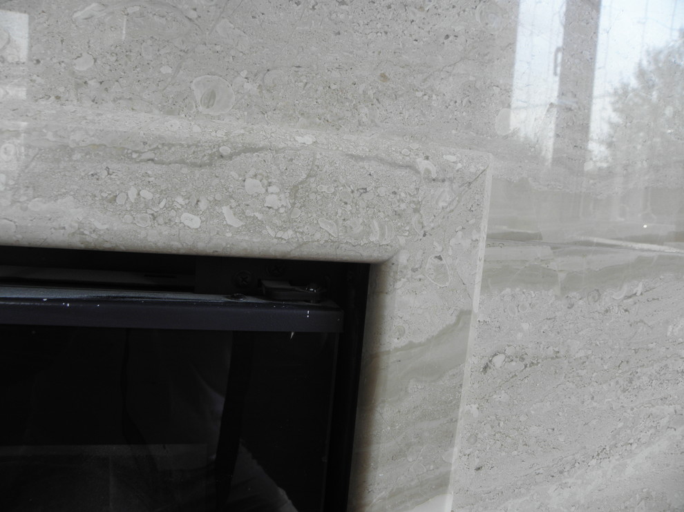 Облицовка камина из мрамора Crema Marfil