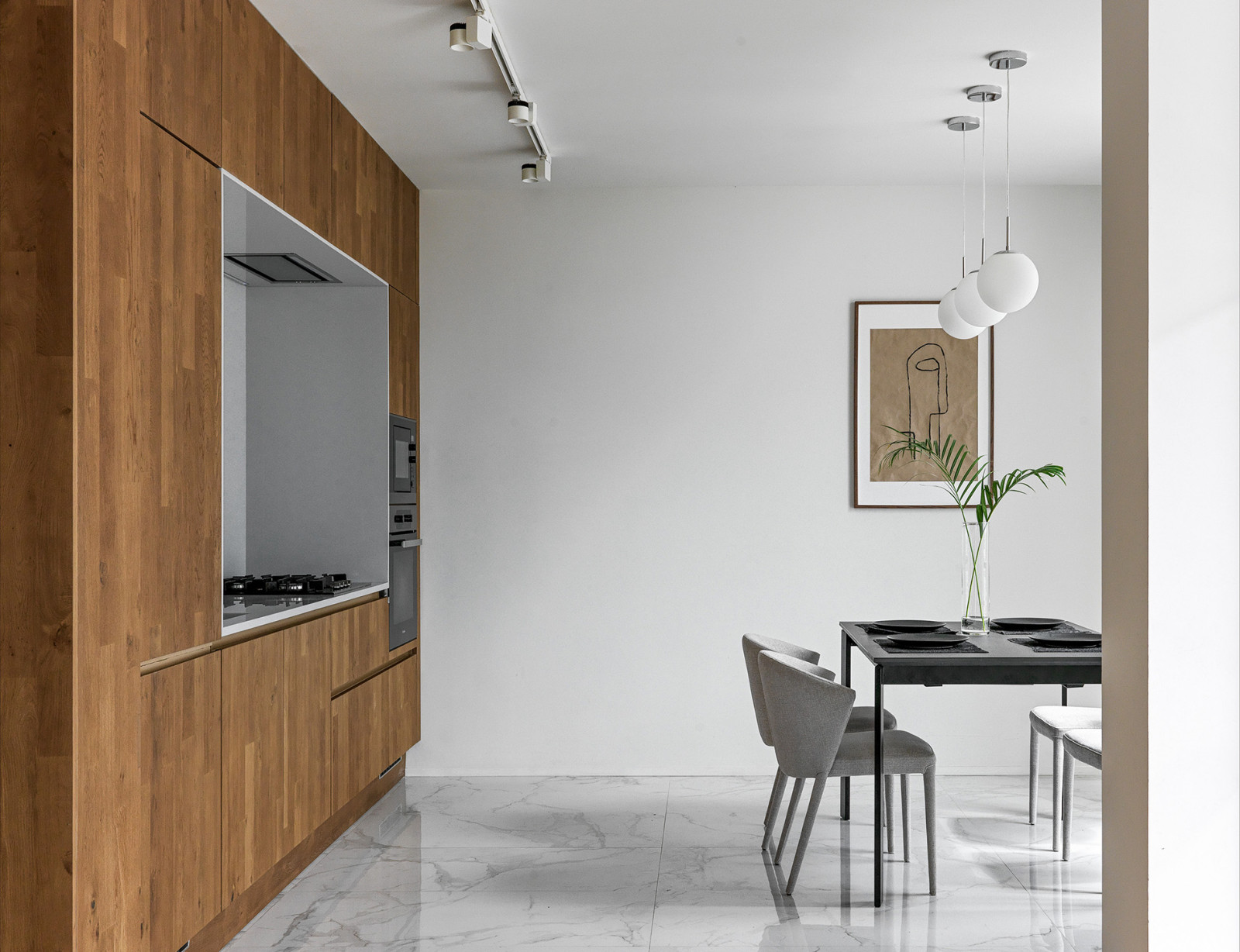 Seaside apartment with a sence of air