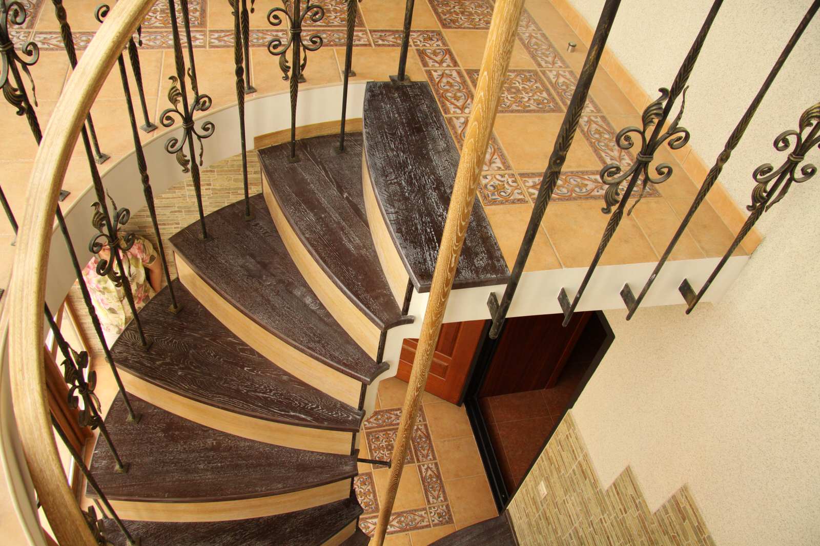 Smart-бетон лестница