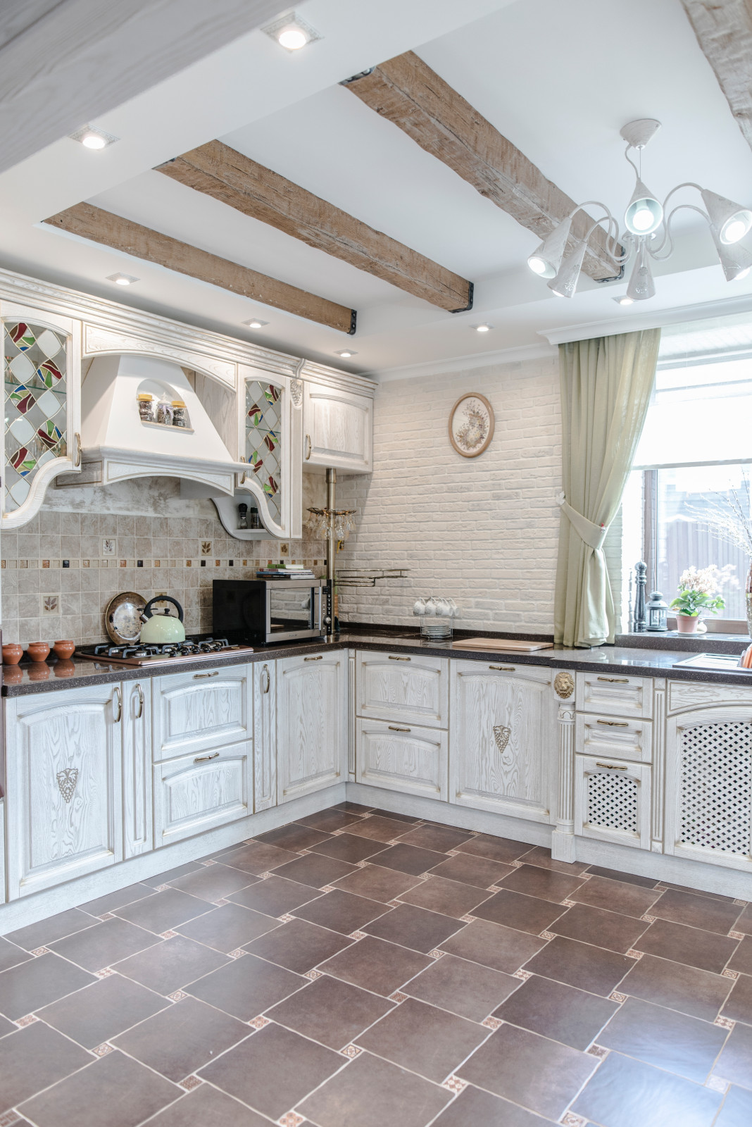 Кухня вид на кухонную зону из гостиной