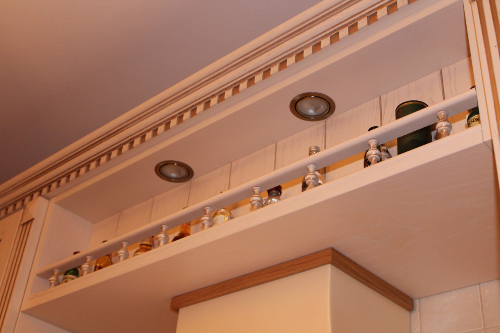 Стеклянные фасады на кухне