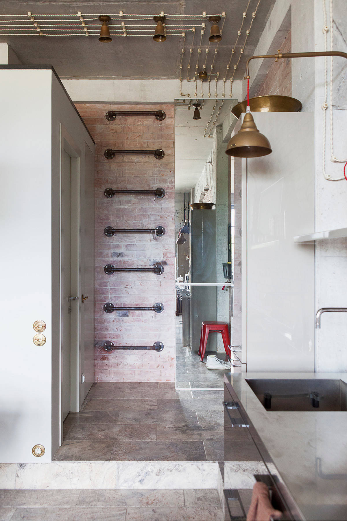 В гостях: Современное искусство и японские мотивы в лофте-трансформере