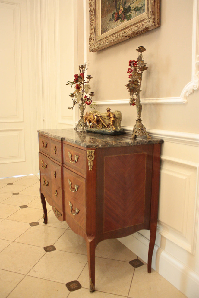 Recreating the Interior of the Chekhov’s Period in a Suburban Residence