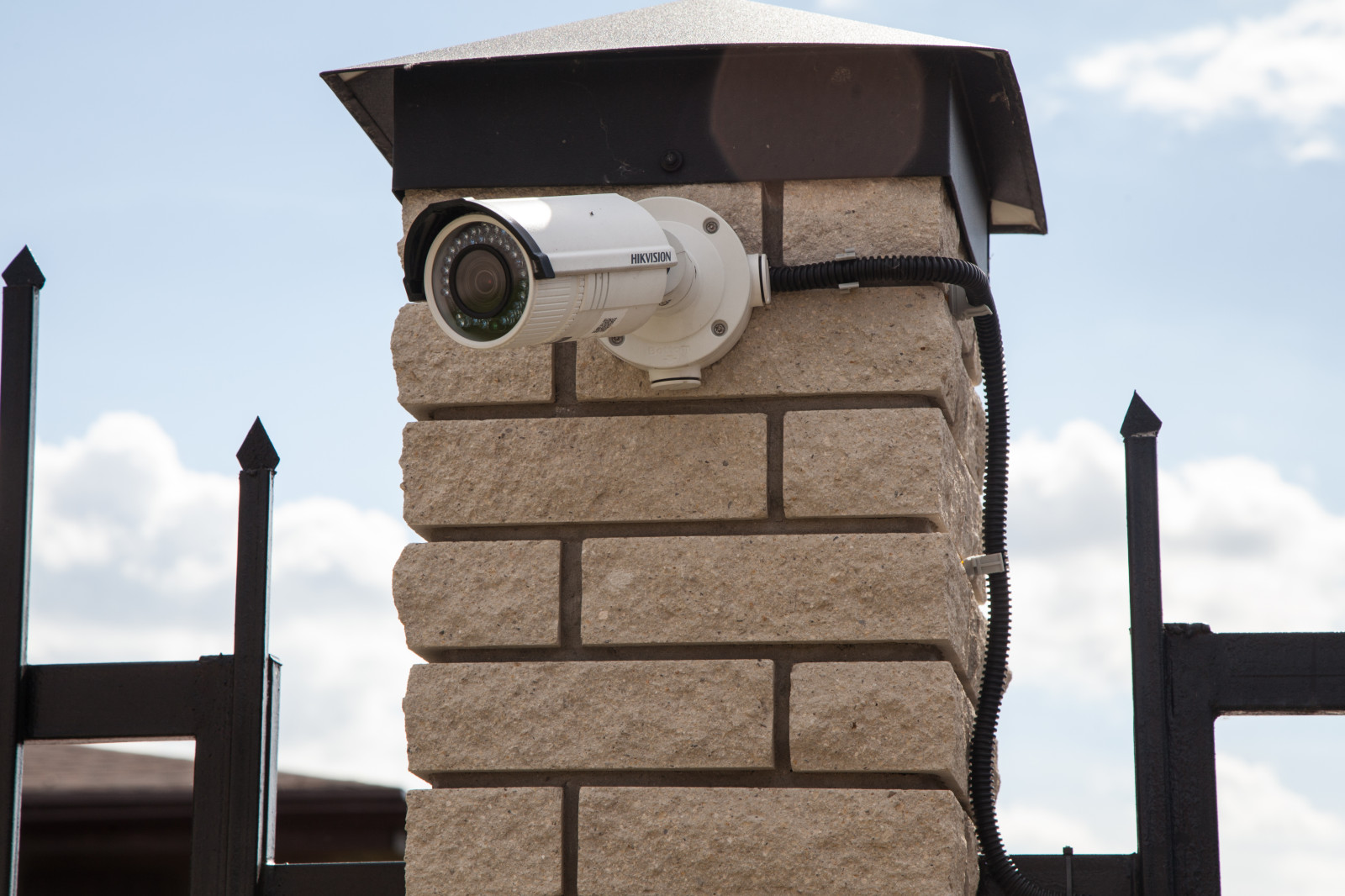 Уличное видеонаблюдение и IP домофон