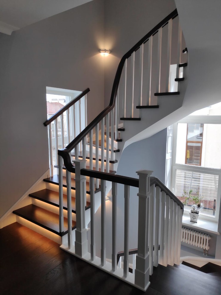 Классическая облицовка монолитной лестницы (2018)