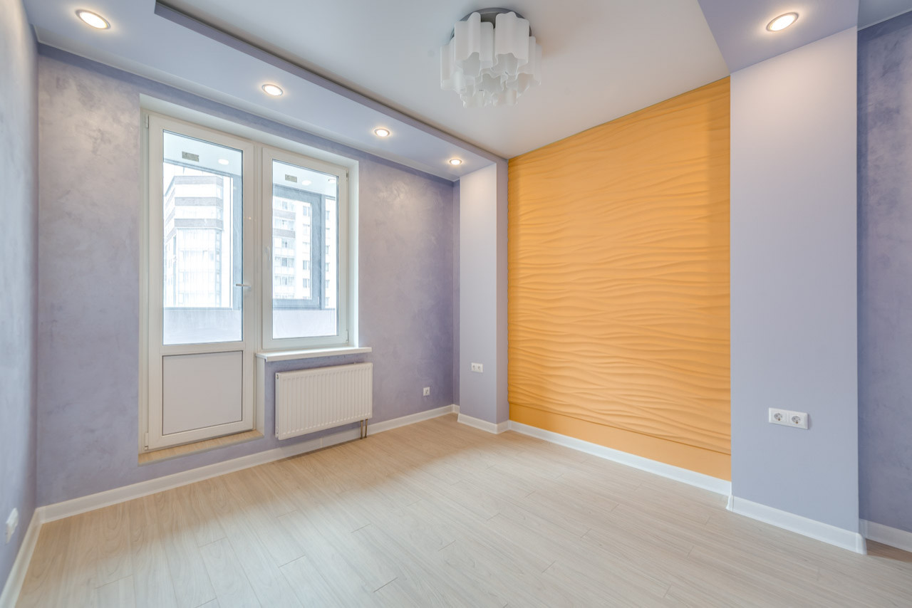 Спальня яркая  для молодой семьи