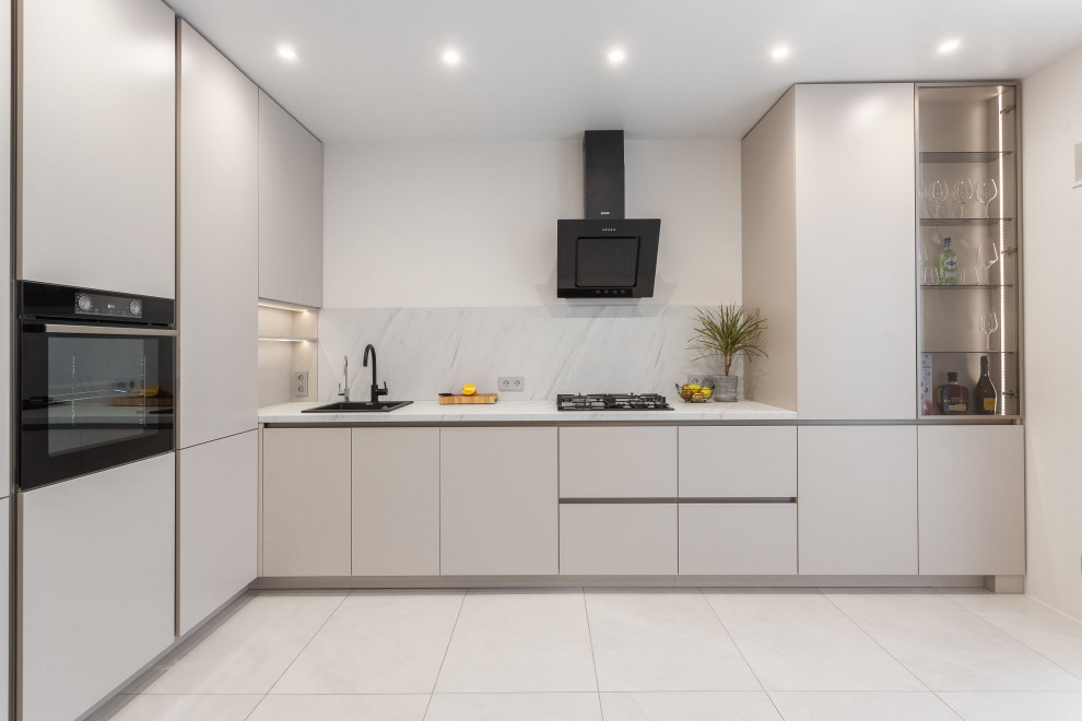 Современная кухня в цвете кашемир