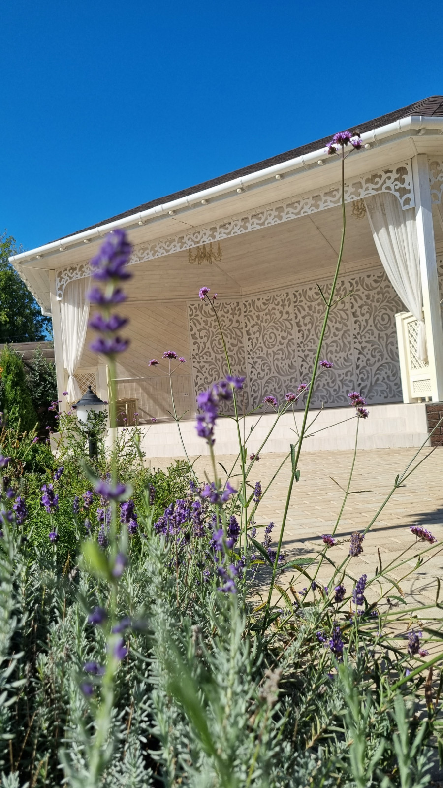 Реализация проекта "Французский дворик"