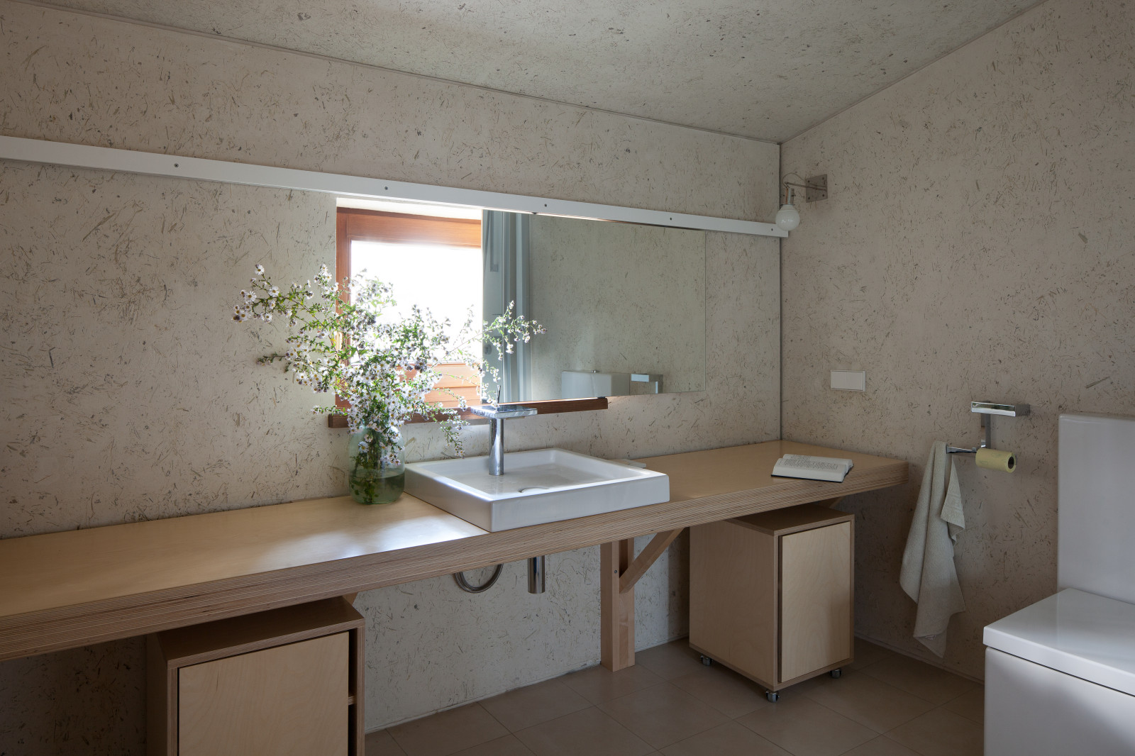 Обложка проекта: THE HOUSE IN THE LOG CABIN | KHARKIV | UKRAINE