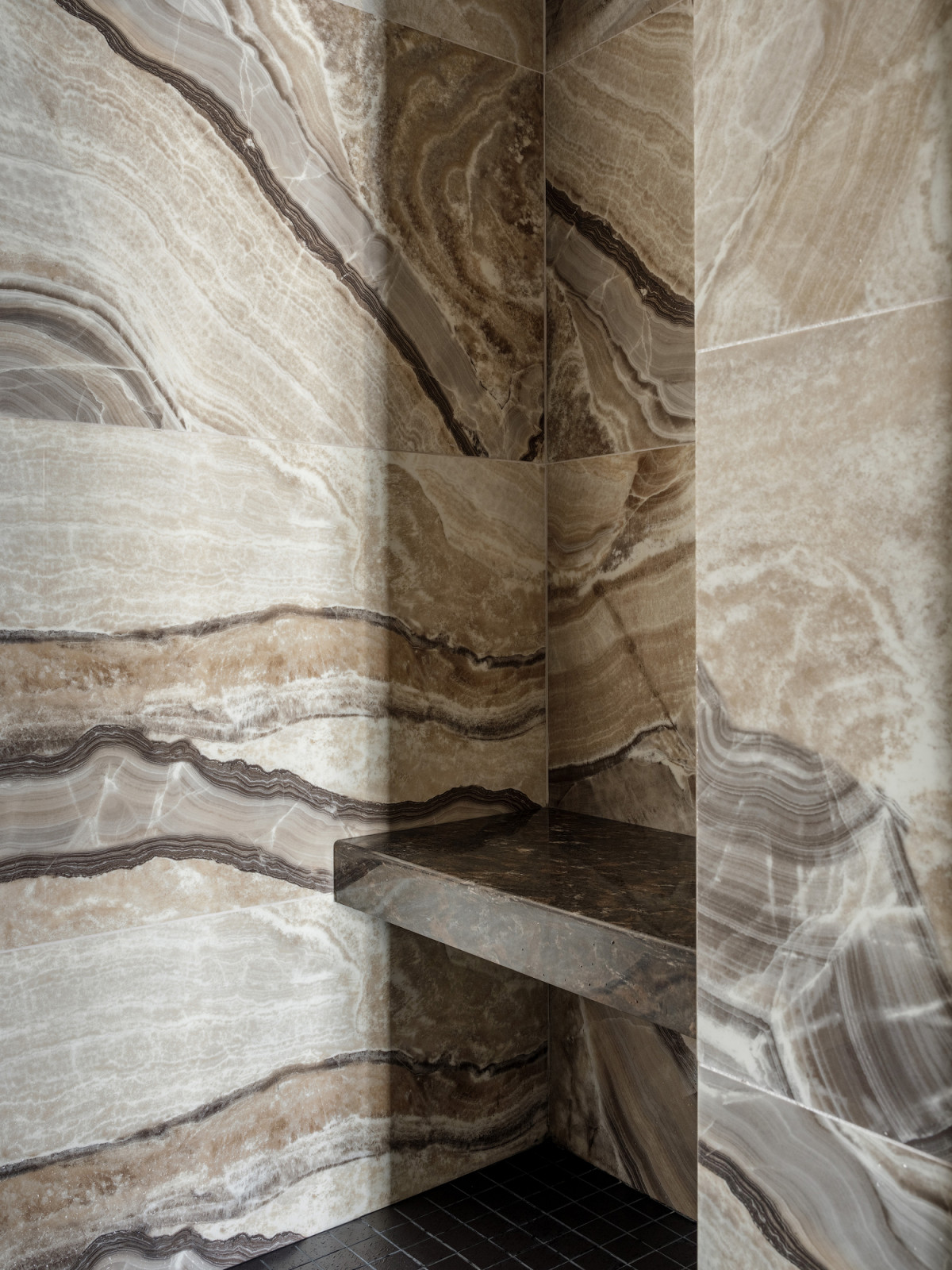 Трехкомнатная квартира в ЖК Крестовский de luxe - 129м²