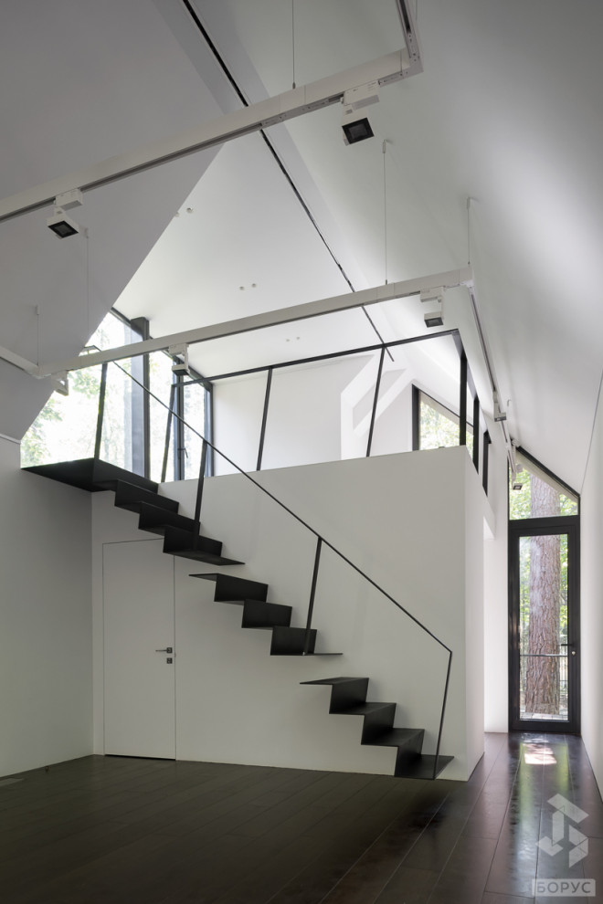 Лестница Черное на белом и Струны