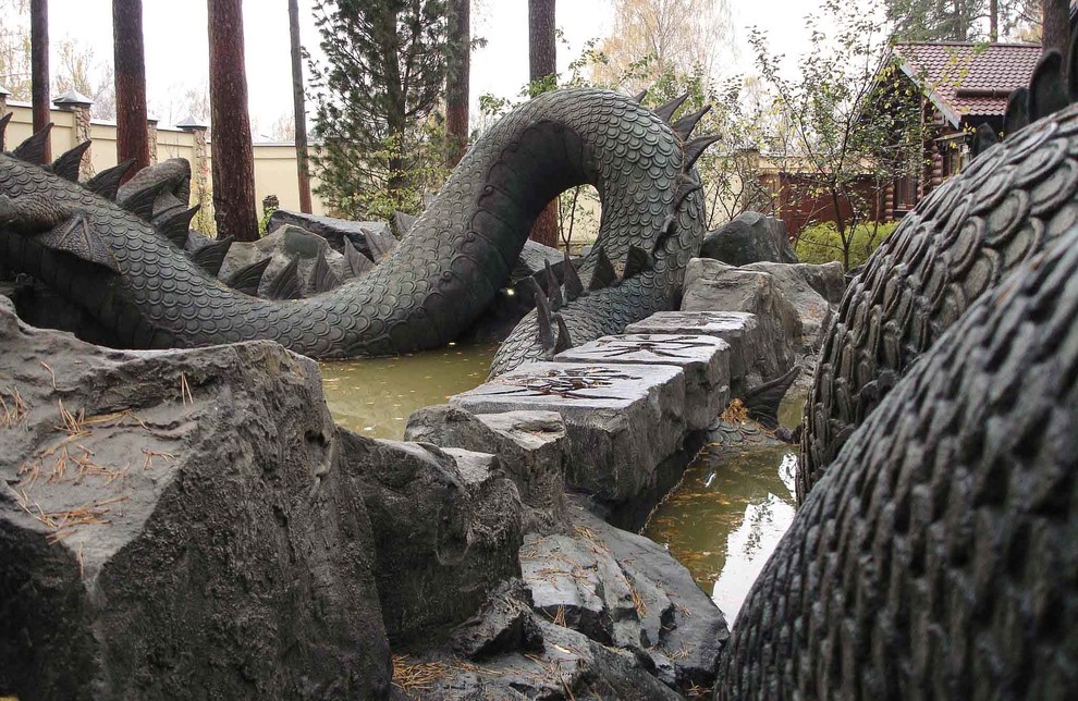 Дракон, частная территория