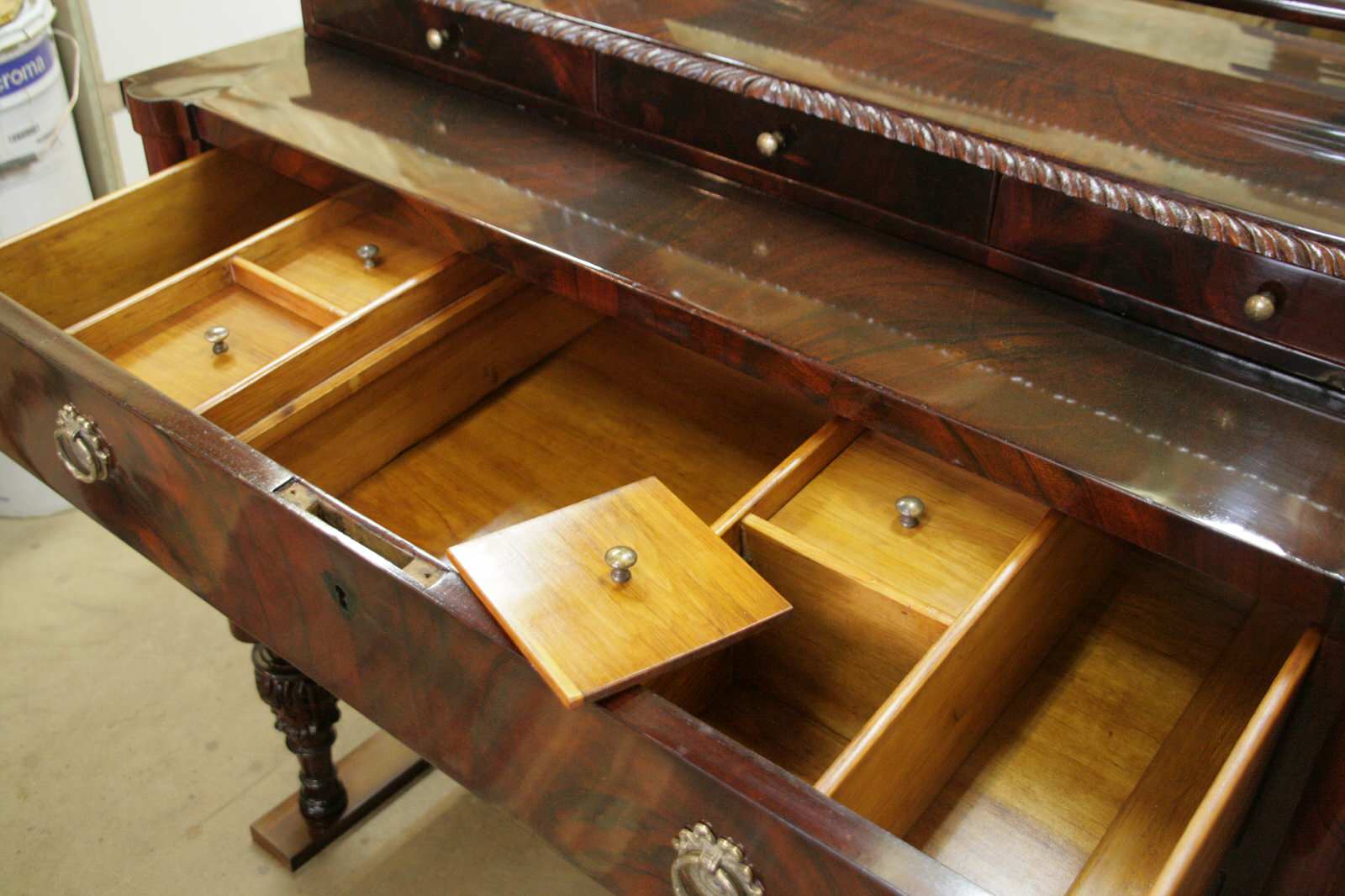 Реставрация туалетного столика