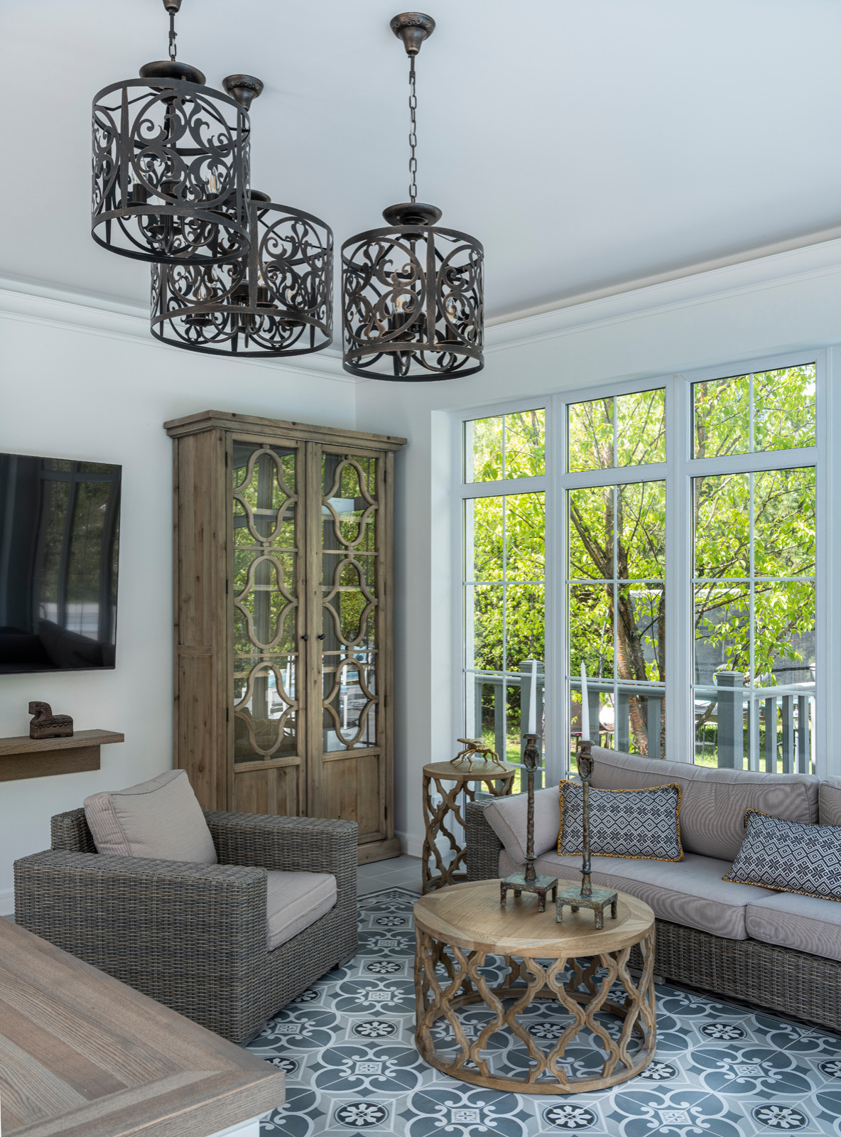 Павильон для отдыха с бассейном