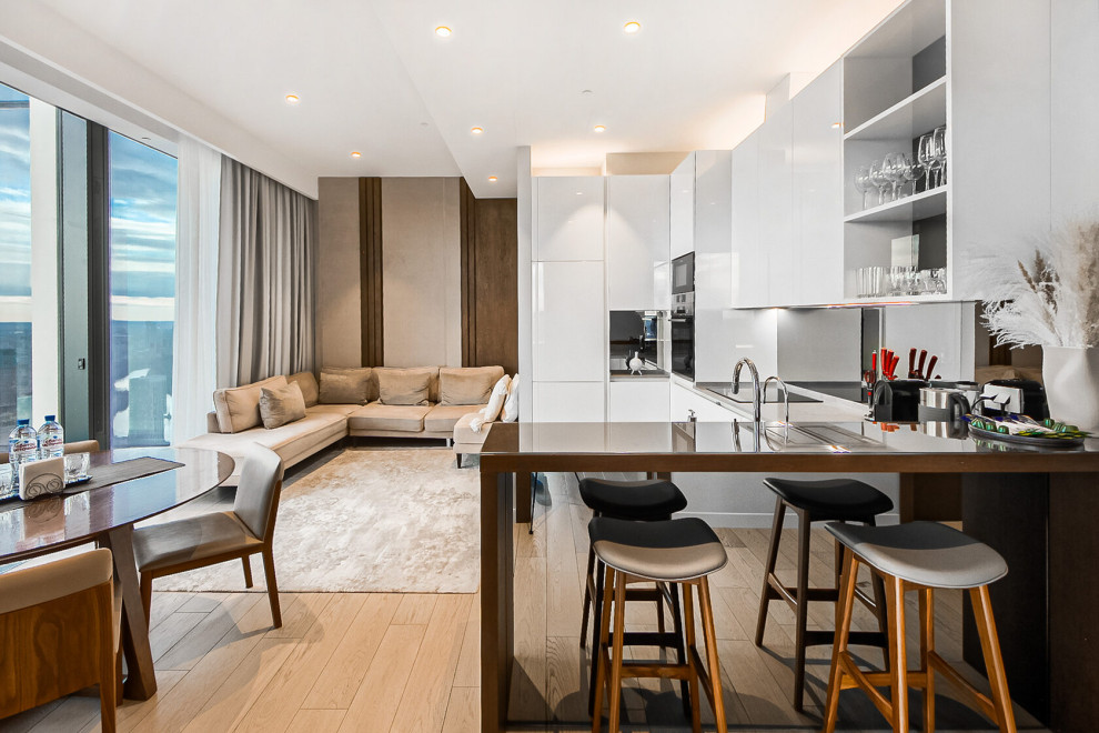 Белая кухня в ЖК Нева Тауэрс