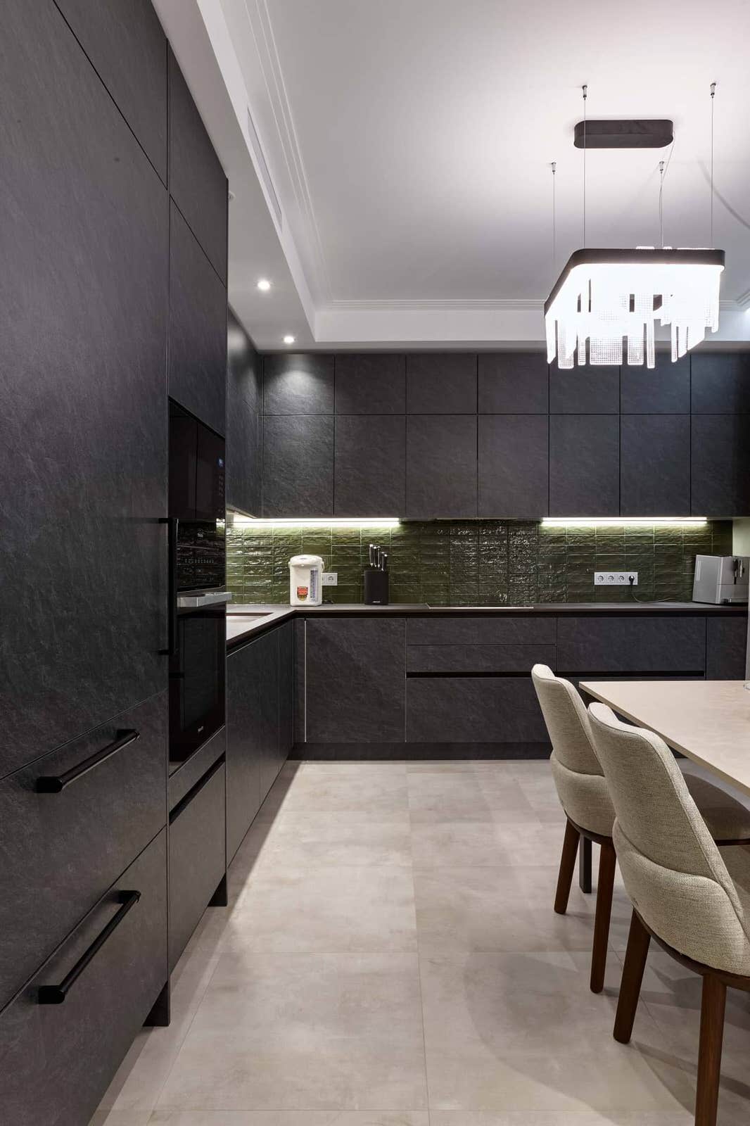 Дизайн и ремонт квартиры в ЖК «Мосфильмовский» — Бабушка и внучка