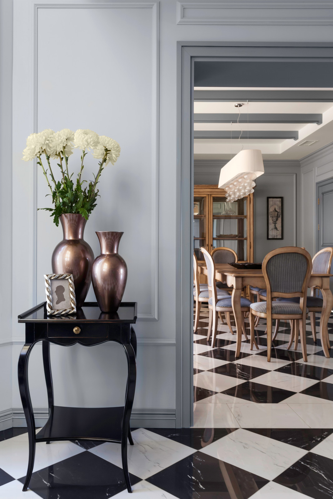 Интерьер загородного дома в классическом стиле.