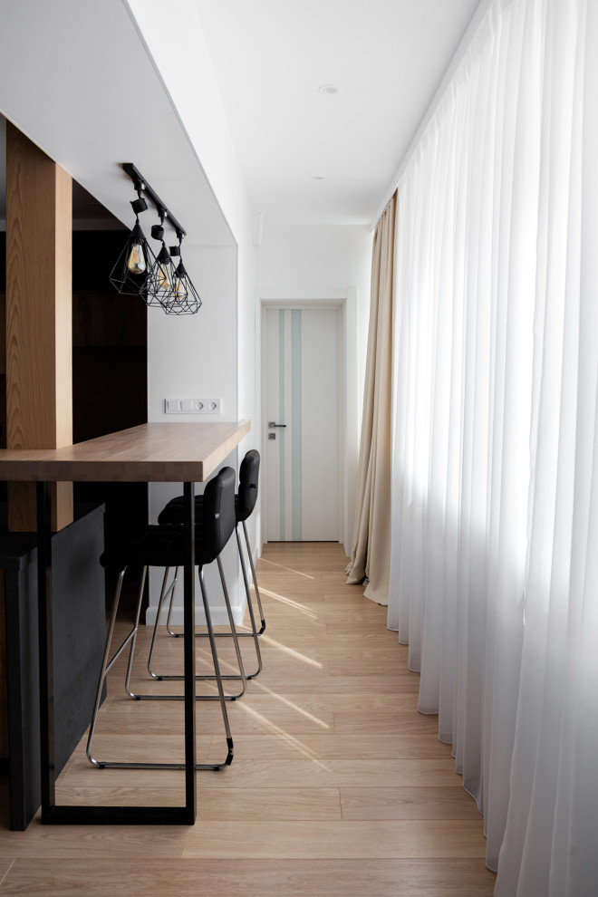 Современный интерьер с казахскими национальными элементами.